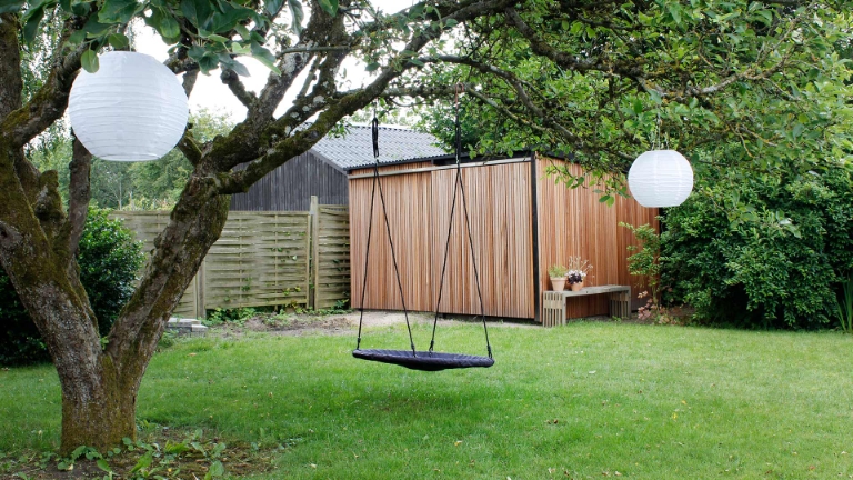 Skur med 
Guariuba-facadelister.