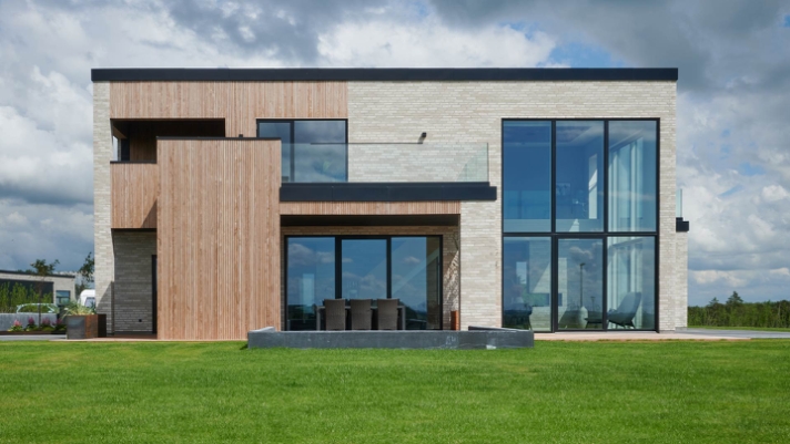 Et elegant materiale, som komplimenterer husets mange overflader..