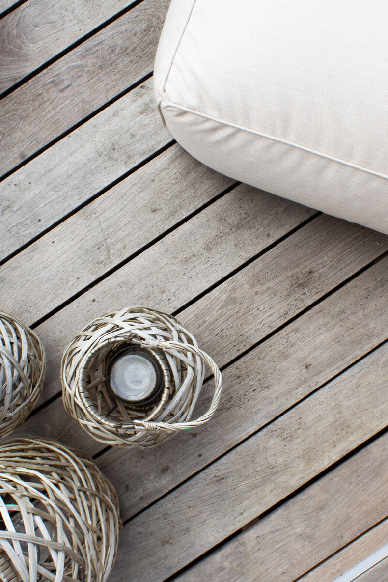 Efterårspleje af træterrassen.