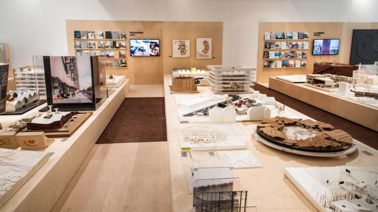 Utzon Center - 
Udstillingen Art of Many.