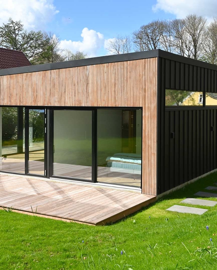 Villa med Mahogni lister og Mandioqueira terrasse.