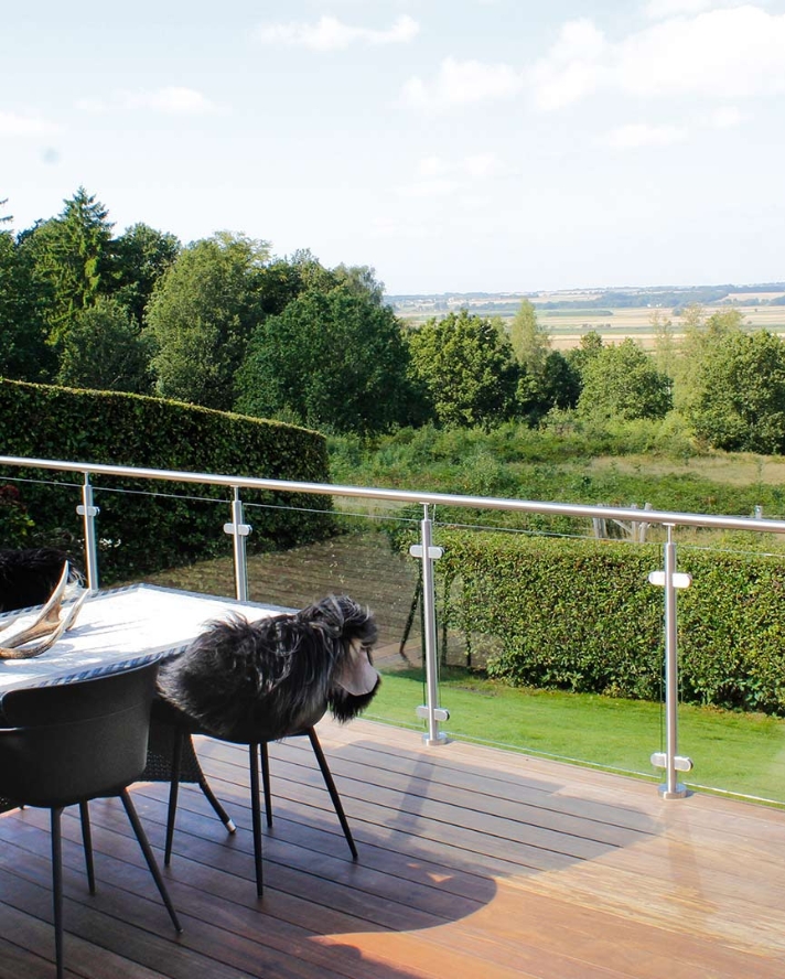 Villa med 
Sucupira-terrasse.