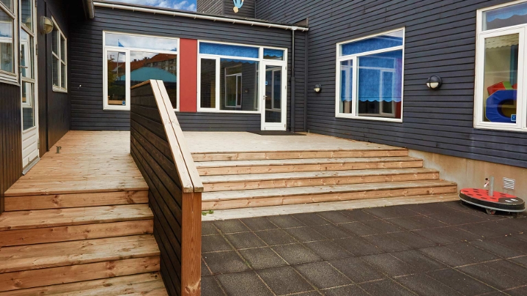 Børnehave med 
Thermo-D Fyr terrasse.