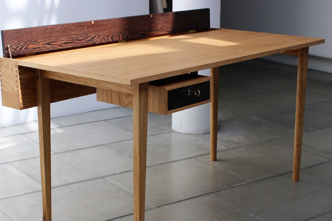 Gemma Desk
Skrivebord i Eg.