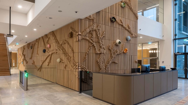 Kunstværk i Rødeg - 
Nykredits hovedsæde.