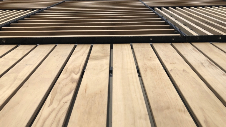 Ungdomsboliger 
med modificeret træ.