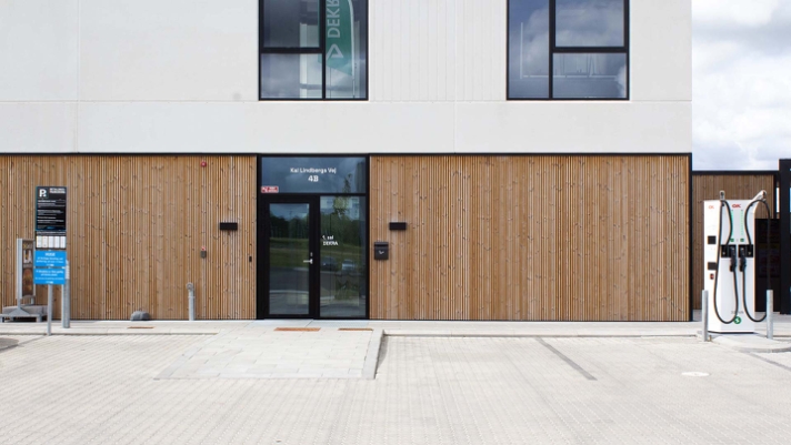 Recharge City definerer på fin vis, hvordan træet kan spille en helt central rolle på fremtidens rasteplads..